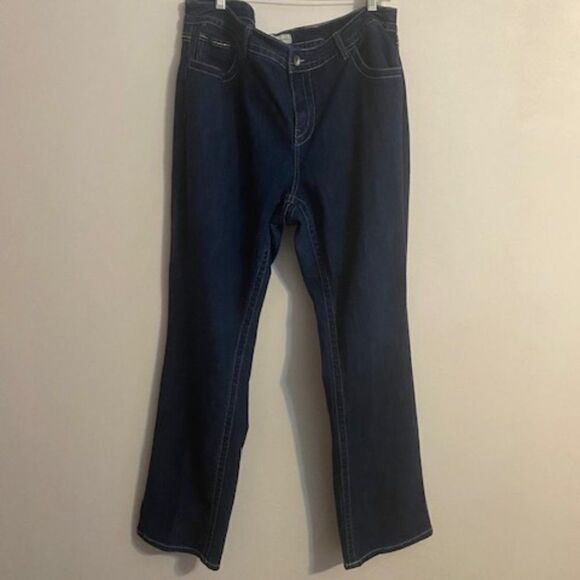 Est 1946 distressed 5 pocket Flare denim jeans, size 16 W - Picture 1 of 3